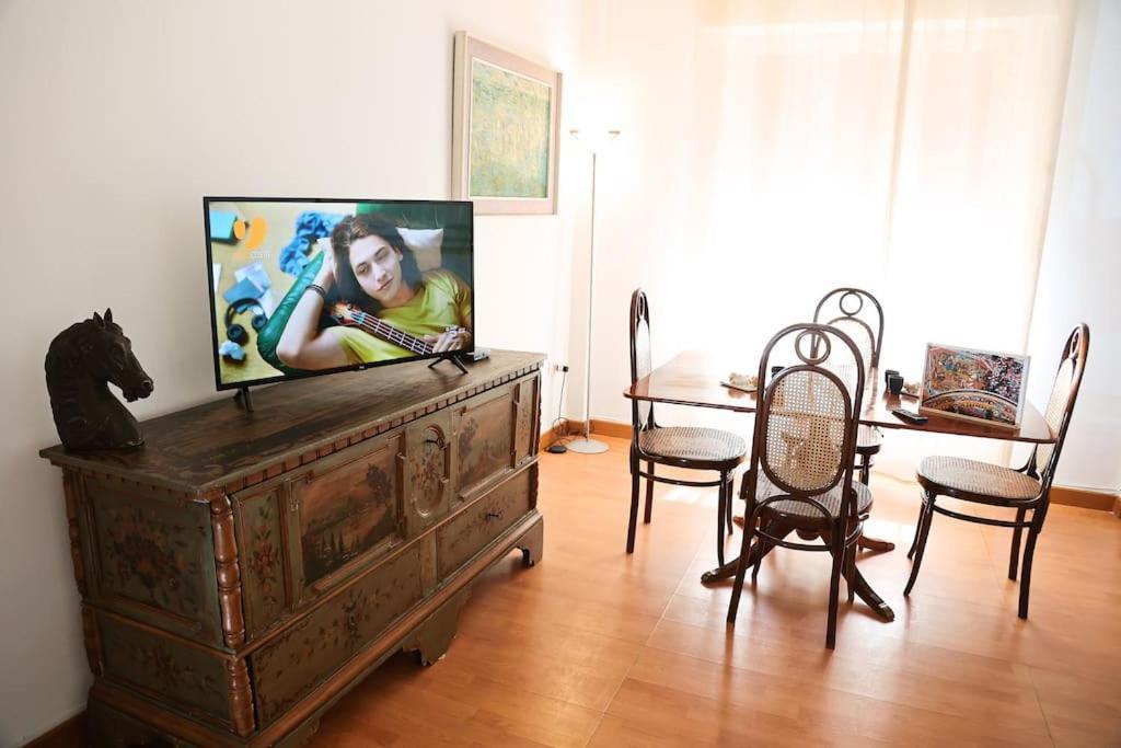 La Casa Del Maggiore, Tra Mare E Centro Apartment Palermo Luaran gambar