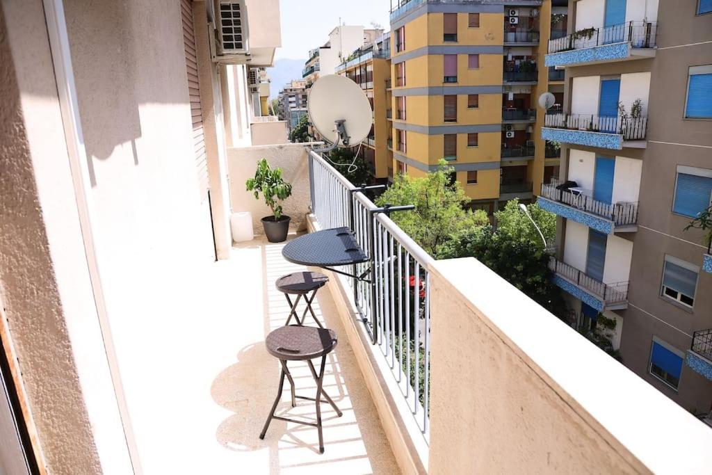 La Casa Del Maggiore, Tra Mare E Centro Apartment Palermo Luaran gambar